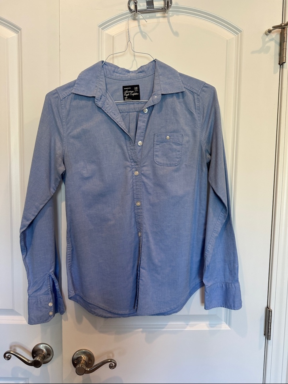 Women’s American Eagle Outfitters Light Blue Casual Oxford Button-Down Shirt